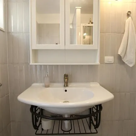 公寓 Ciovo Large Sea View Near The Sea In Okrug